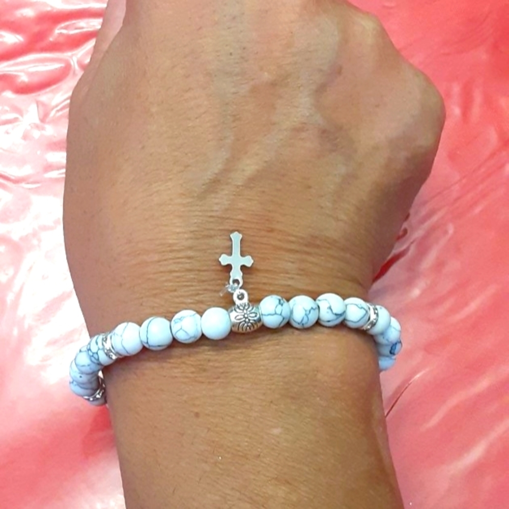Bracelet cross natural beads